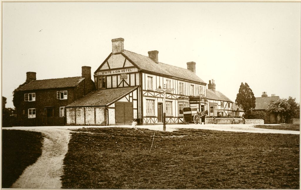 The White Lion in Hankelow, believed to be in the early 1900s